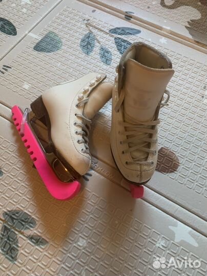 Профессиональные фигурные коньки wifa 28