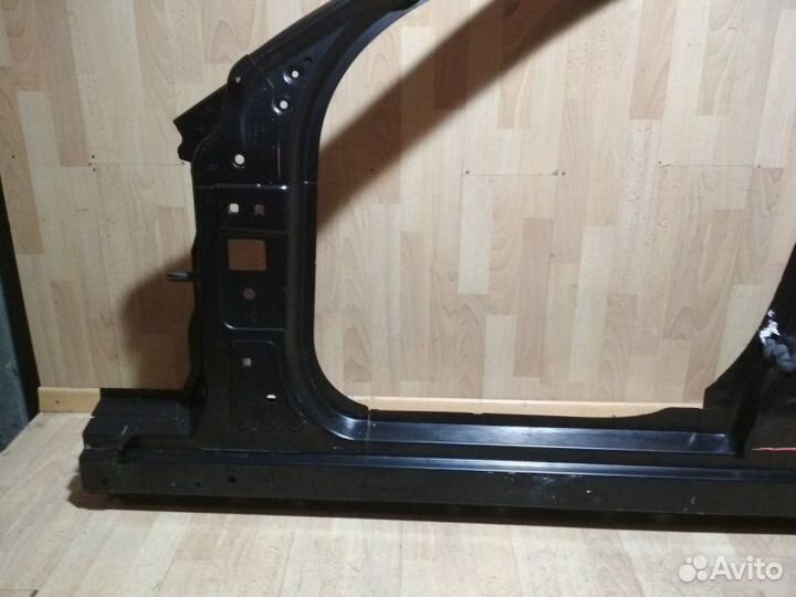 Боковина левая Mercedes Benz W213