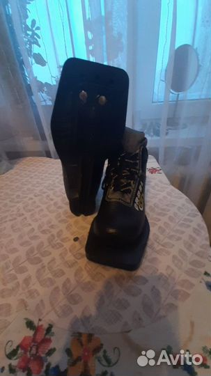 Лыжные ботинки