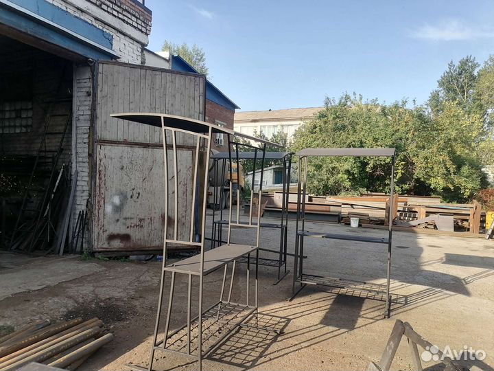 Мангал с крышей