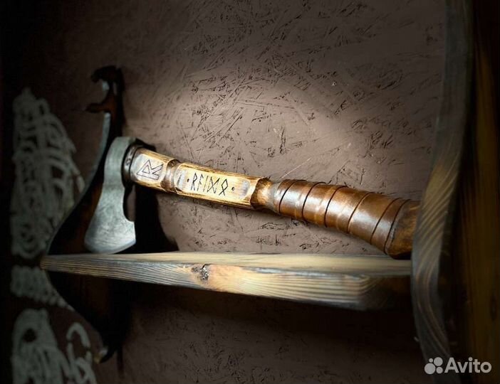 Кованый топор ручной работы