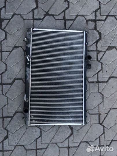 Радиатор охлаждения Toyota Mark 2
