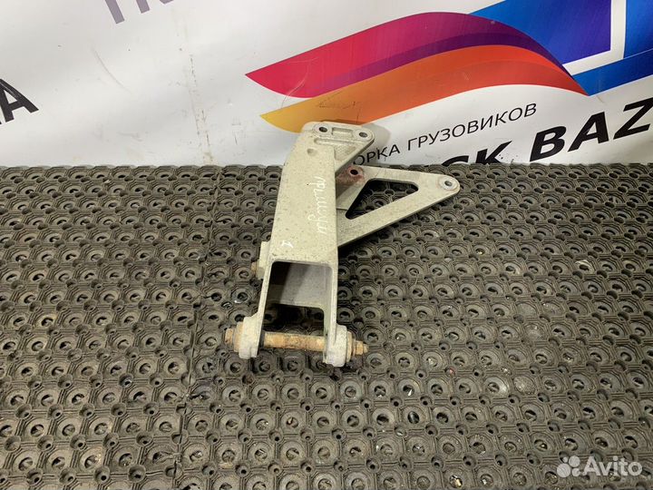 Кронштейн кабины задний правый Renault Premium