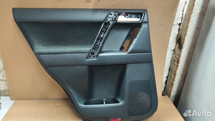 Обшивка задней левой двери Toyota Prado 150