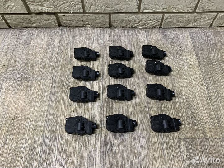 Porsche Cayenne S 958 Моторчик заслонки отопителя