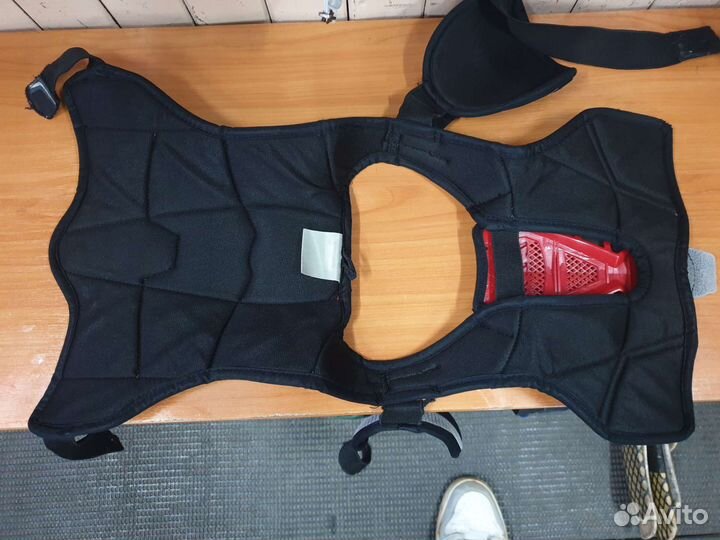 Нагрудник CCM детский размер M