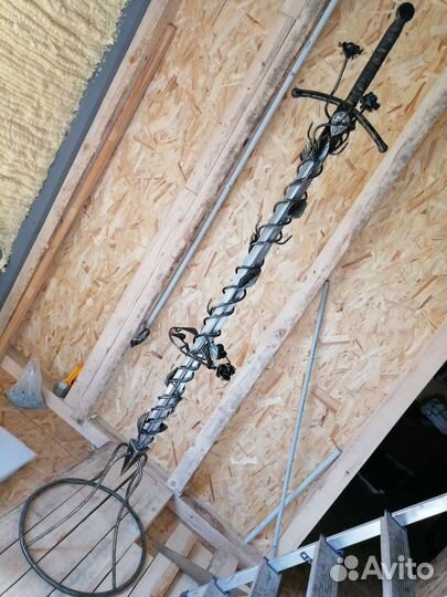 Эксклюзивная напольная вешалка