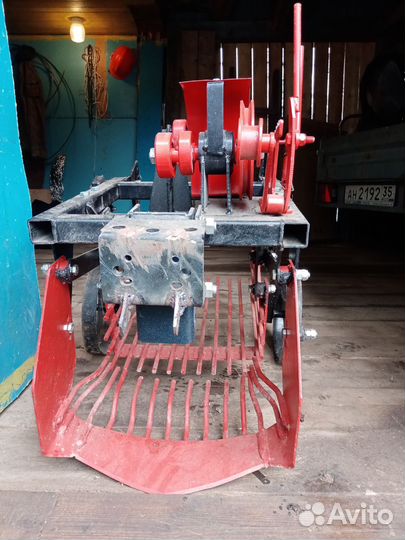 Продам картофелекопалку