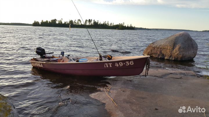 Аренда весельных лодок с мотором и без