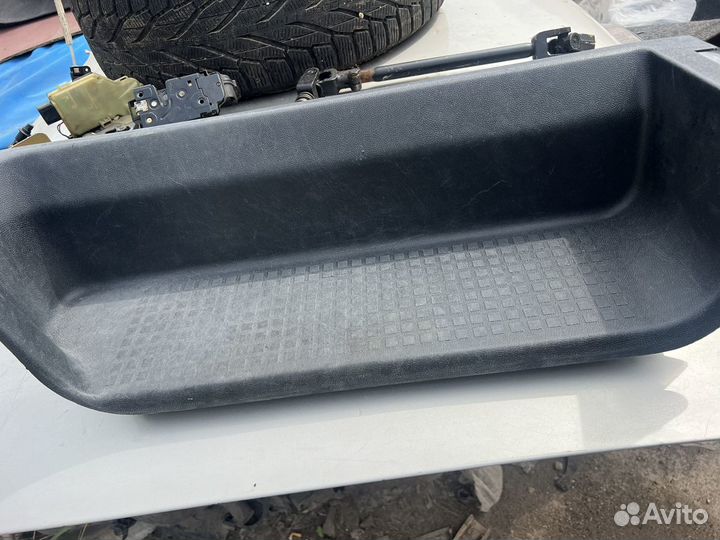 Подножка левая VW T4 701863735