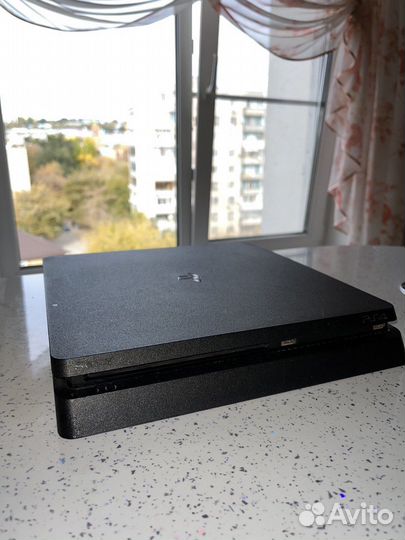 Sony playstation 4 slim