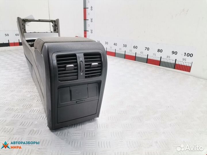 Подлокотник Volkswagen Passat B6 2006 3C0863319S