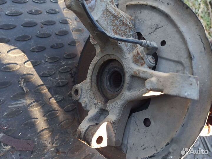 Кулак поворотный Левый правый Renault Logan 2