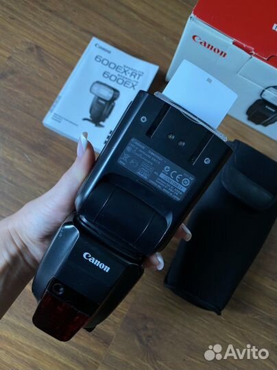 Вспышка камеры Canon speedlite 600EX-RT