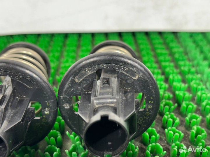 Пружина капота