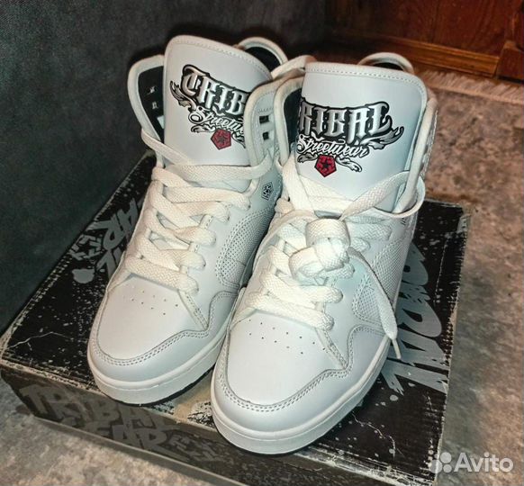 Кроссовки винтажные Tribal