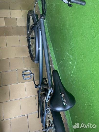 Велосипед с насосом и замком