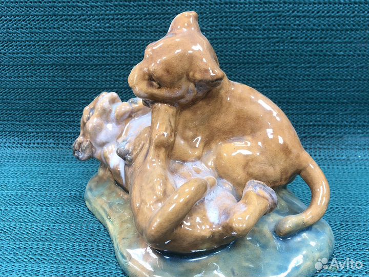 Статуэтка Играющие львята Керамика Гжель