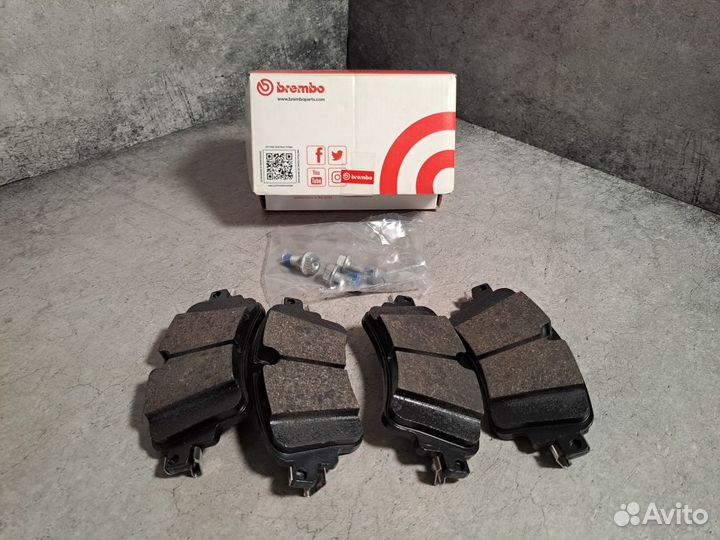 Колодки тормозные дисковые задние Brembo P85154