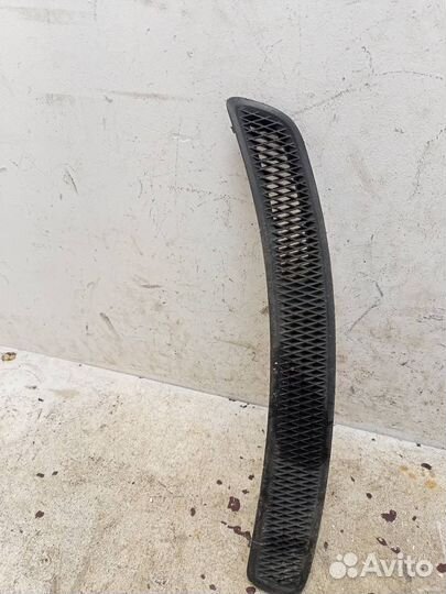 Накладка переднего крыла левого