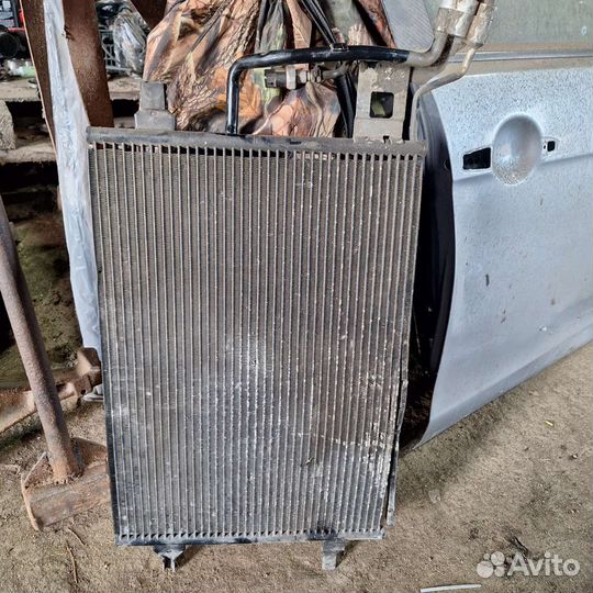 Радиатор кондиционера Volkswagen Passat B5