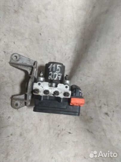 Блок ABS (насос) Honda Accord 7 (2002-2008)