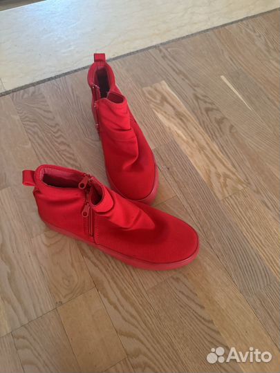 Ботинки красные 39