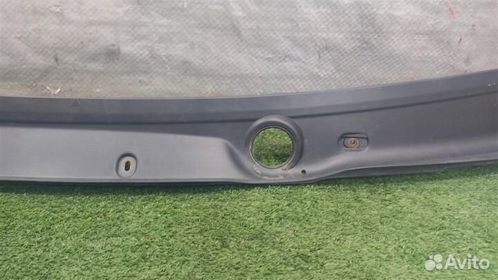 Решетка стеклоочистителей Peugeot Expert 2010