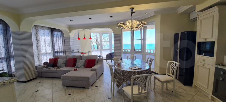 3-к. квартира, 130 м², 3/9 эт.