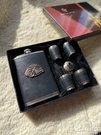 Мужской подарочный набор фляга и стопки