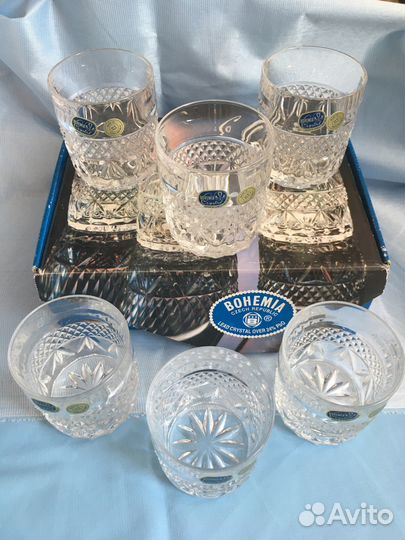 Хрустальные бокалы и рюмки