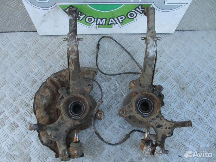 Кулак поворотный передний Mercedes Benz W210 3.2