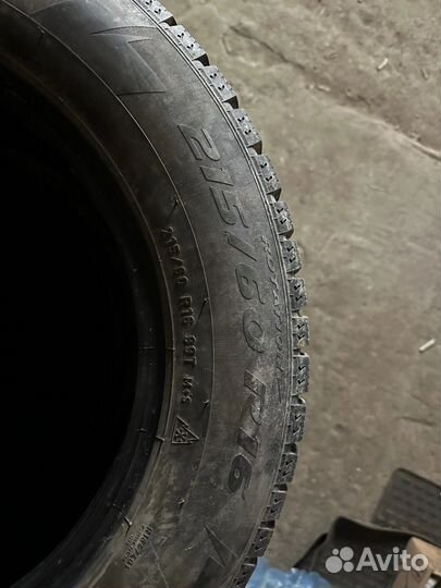 Pirelli Ice Zero 215/60 R16