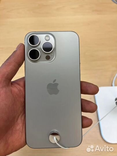 iPhone 15 Pro, 256 ГБ