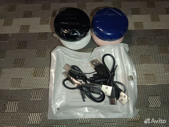 Беспроводные bluetooth наушники TWS белые и черные