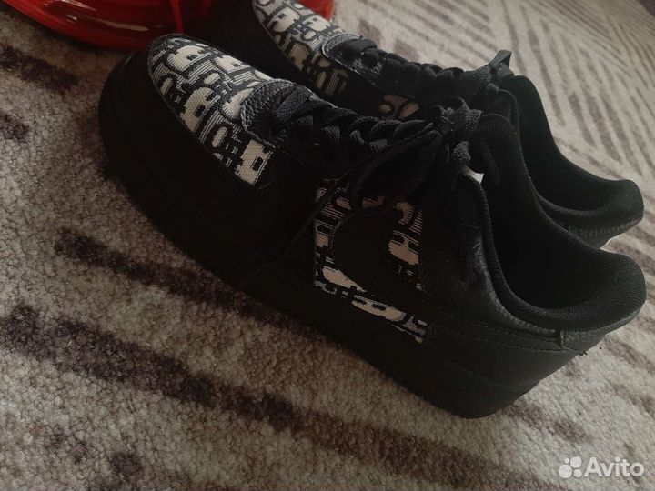 Обувь женская 40 размер кроссовки