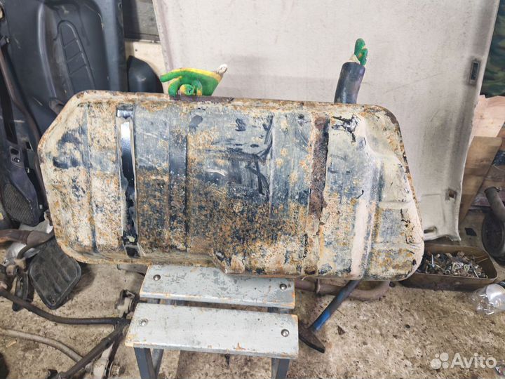 Бак с бензонасосом 2114