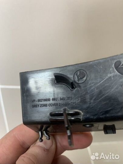 Щиток фонаря Skoda Rapid