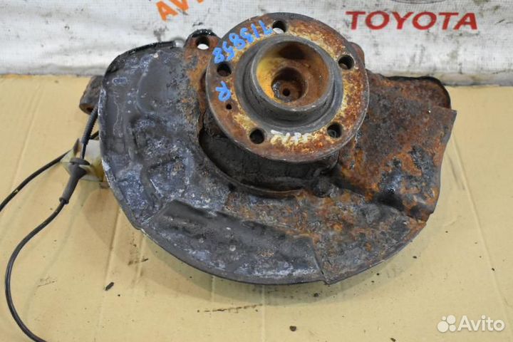 Кулак поворотный передний правый Volvo Xc90 1