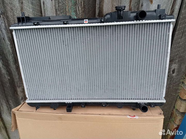 Радиатор охлаждения на Honda Crv Rd 1, механика