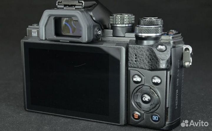 Olympus OM-D E-M10 mark ii black + объектив 25мм