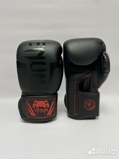 Боксерские перчатки Venum