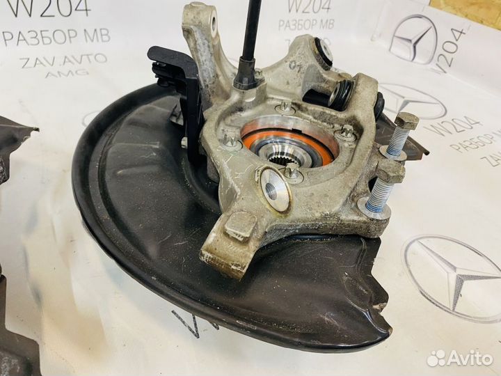 Кулак поворотный задний левый Mercedes W204 W212