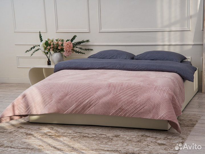 Kровать двуспальная 1,4 метра, в наличии