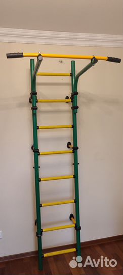 Шведская стенка с турником