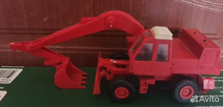 Модель экскаватора 1:43