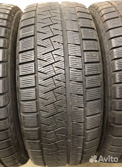 Pirelli Ice Asimmetrico 225/45 R18 99W