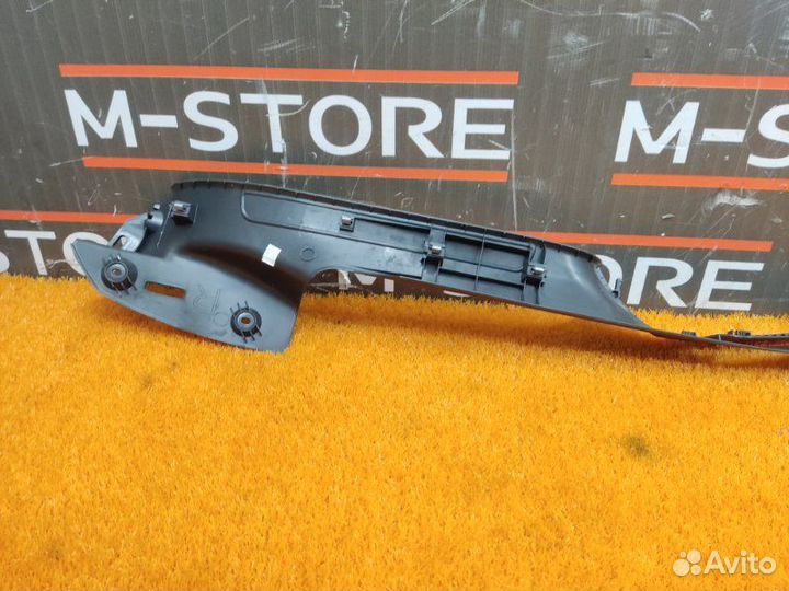 Накладка на порог салона правая Volkswagen Passat