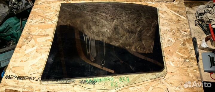 Стекло двери заднее правое BMW- E39 универсал