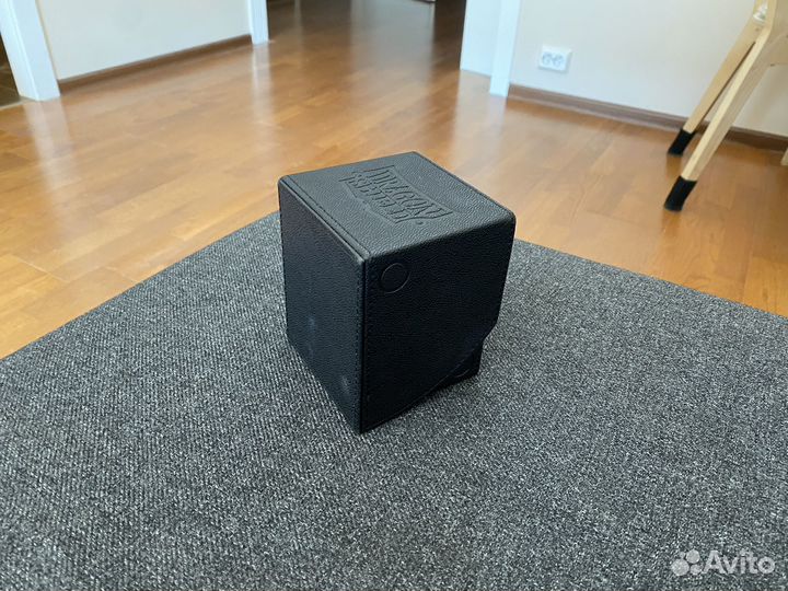 Коробки и чехлы для карт Magic